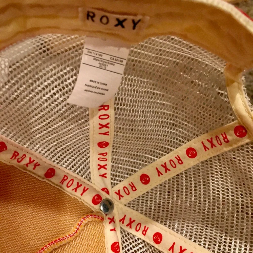 ROXY WOMENS ADJUSTABLE HAT - Picture 4 of 5